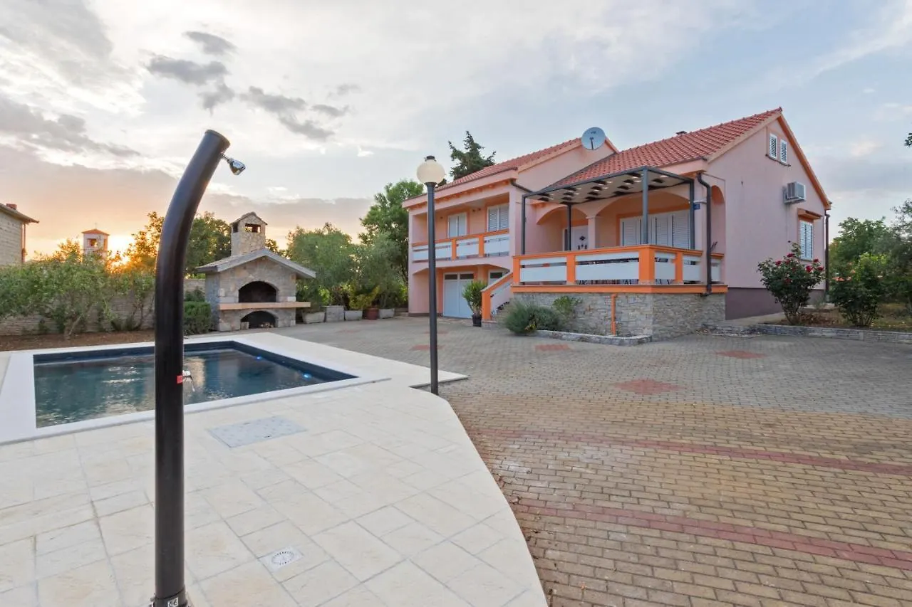 Holiday Home Antonio Dracevac Ninski 0*,