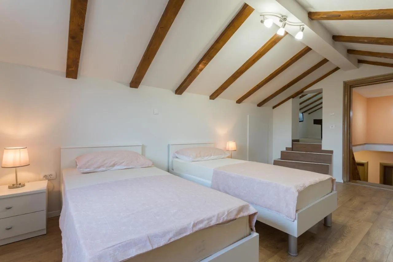 Holiday Home Antonio Dracevac Ninski 0*,  Croatia