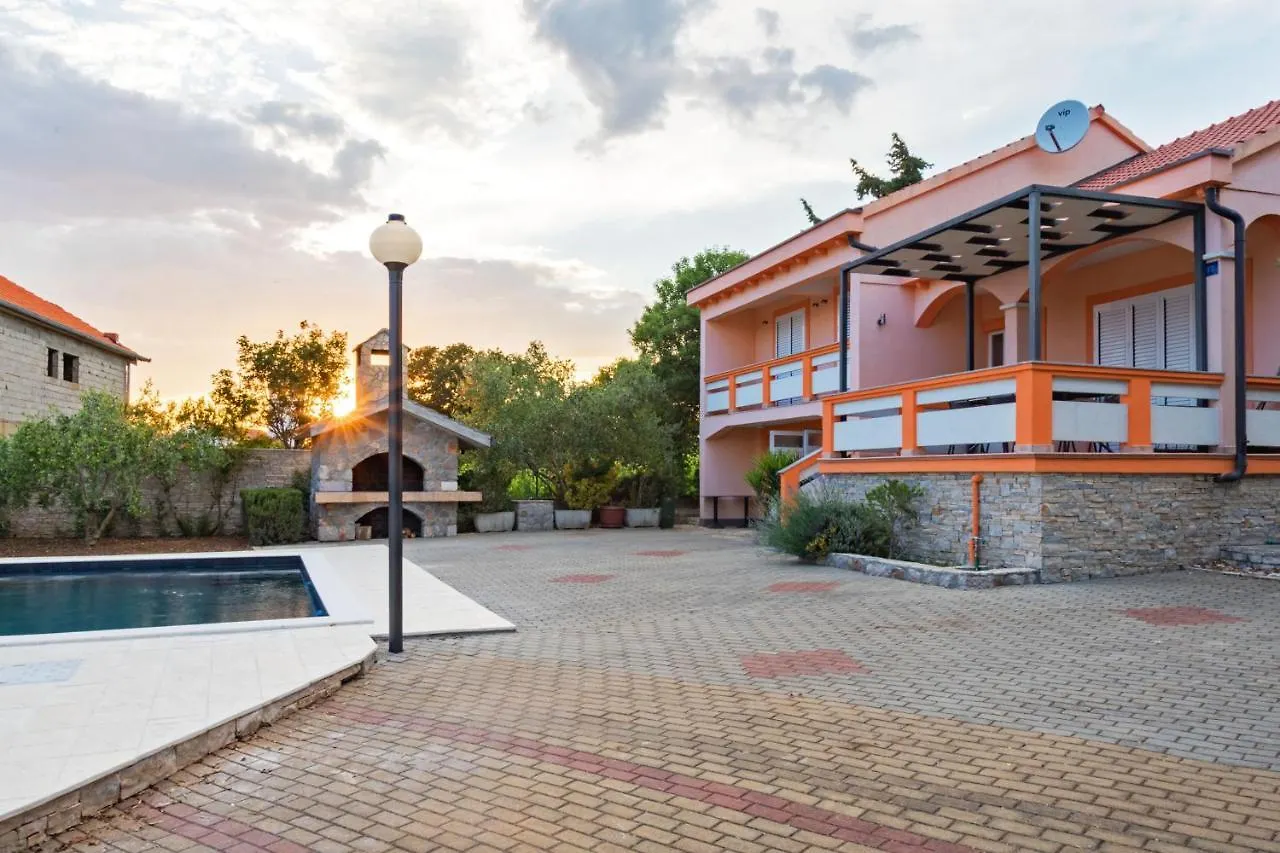 Holiday Home Antonio Dracevac Ninski