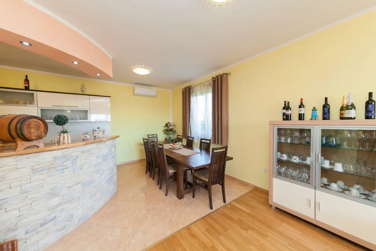 Holiday Home Antonio Dracevac Ninski
